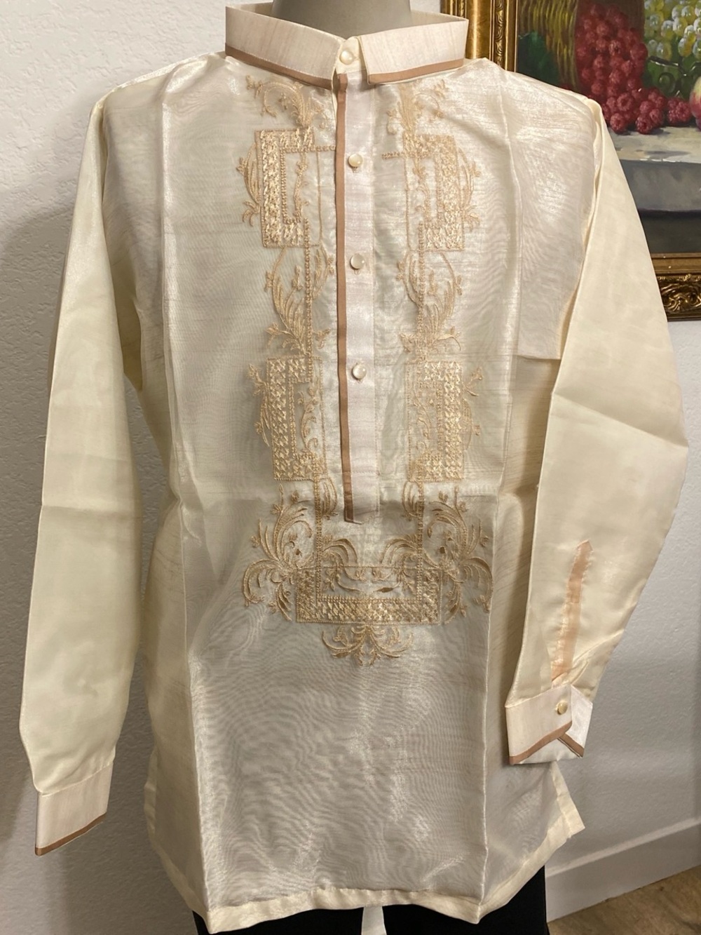 Men's Traditional Embroidered Barong Tagalog Shirt in Ivory